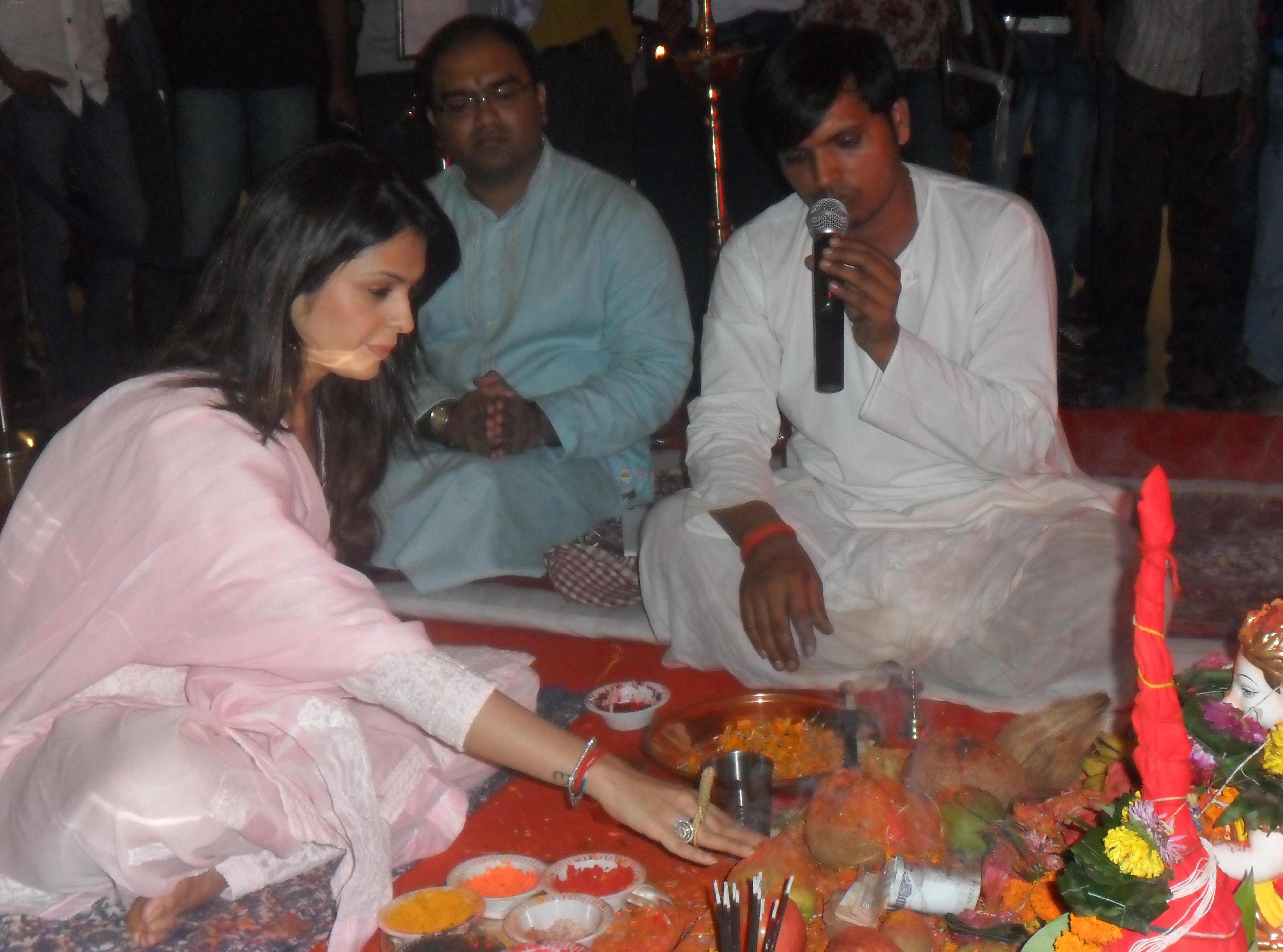 Anjana Sukhani at Eco Friendly Ganesha Festival- Day 4 at Oberoi Mall Goregaon, Mumbai.