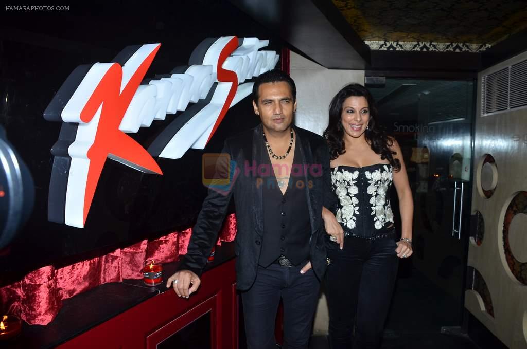 Pooja Bedi and Marc Robinson celebrate KamaSutra condoms 20 years completion in Canvas, Palladium on 16th Sept 2011