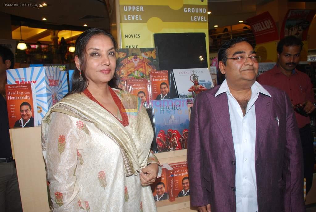 Dr. Mukesh Batra, Shabana Azmi at Mukesh Batra's Healing with Homeopothy book launch in Crossword, Kemps Corner on 21st Sept 2011
