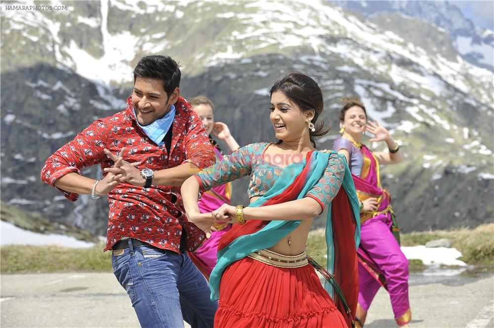 Samantha Ruth Prabhu, Mahesh Babu in Dookudu Movie Stills