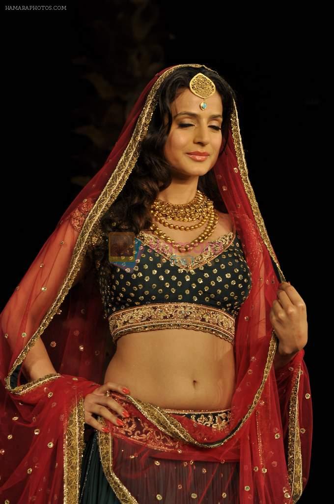 Amisha Patel walk the ramp for Rocky S Show at Amby Valley India Bridal Week day 1 on 24th Sept 2011
