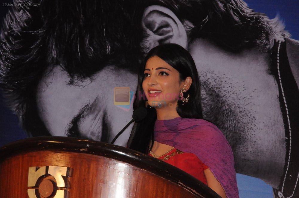 Shruti Haasan attends 7aum Arivu Press Meet on 26th September 2011