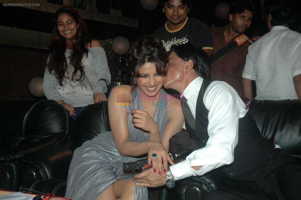 Shahrukh Khan, Priyanka Chopra at the Finale of Just Dance in Filmcity, Mumbai on 29th Sept 2011