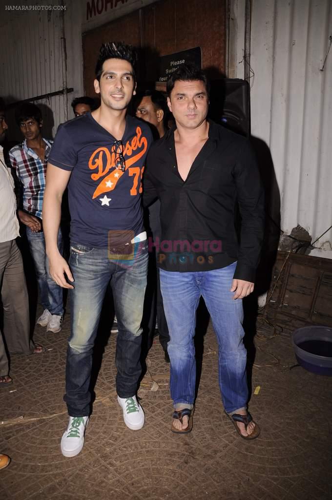 Zayed Khan, Sohail Khan on the sets of Comedy Circus in Andheri, Mumbai on  5th Oct 2011