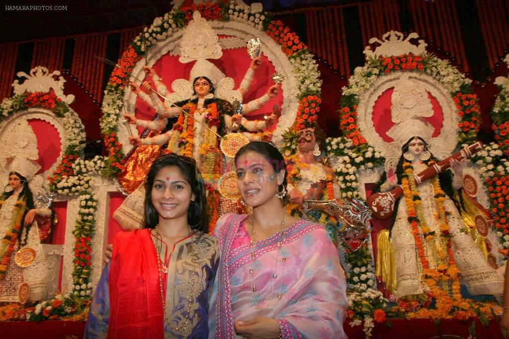 Kajol at North Bombay Sarbojanin Durga Puja on 4th Oct 2011