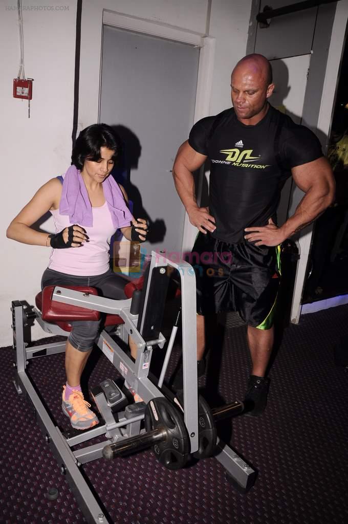 Gul Panag's workout to promote Dohne Nutrition whey in True Fitness on 4th Oct 2011
