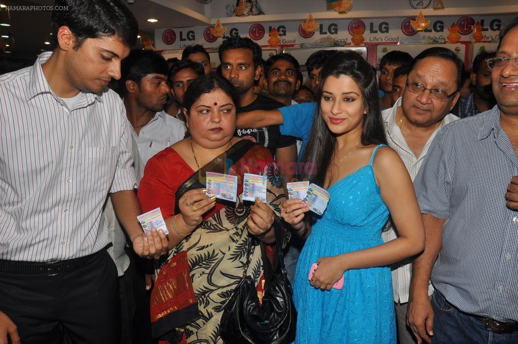Madhurima attends Bajaj Electronics Bumper Draw on 8th October 2011