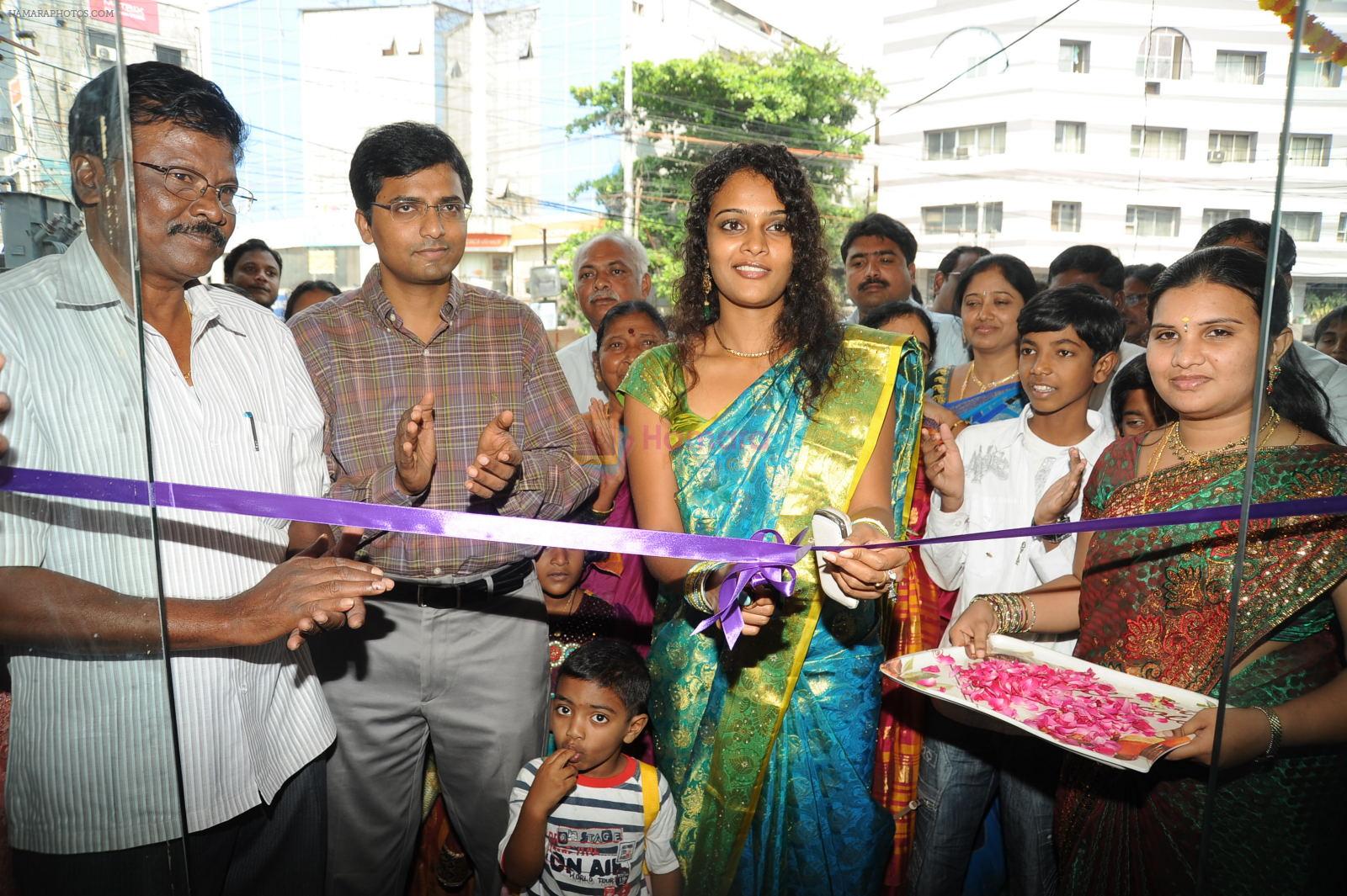 Sonia Launches Tharangini Saree Store on October 7th 2011