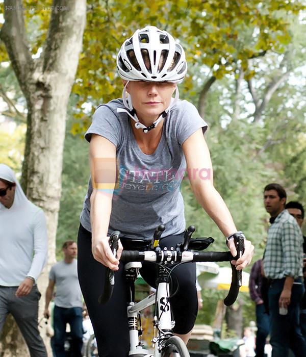 Gwyneth Paltrow at the Filming of _Thanks for Sharing_ in Central Park in New York City on October 11, 2011