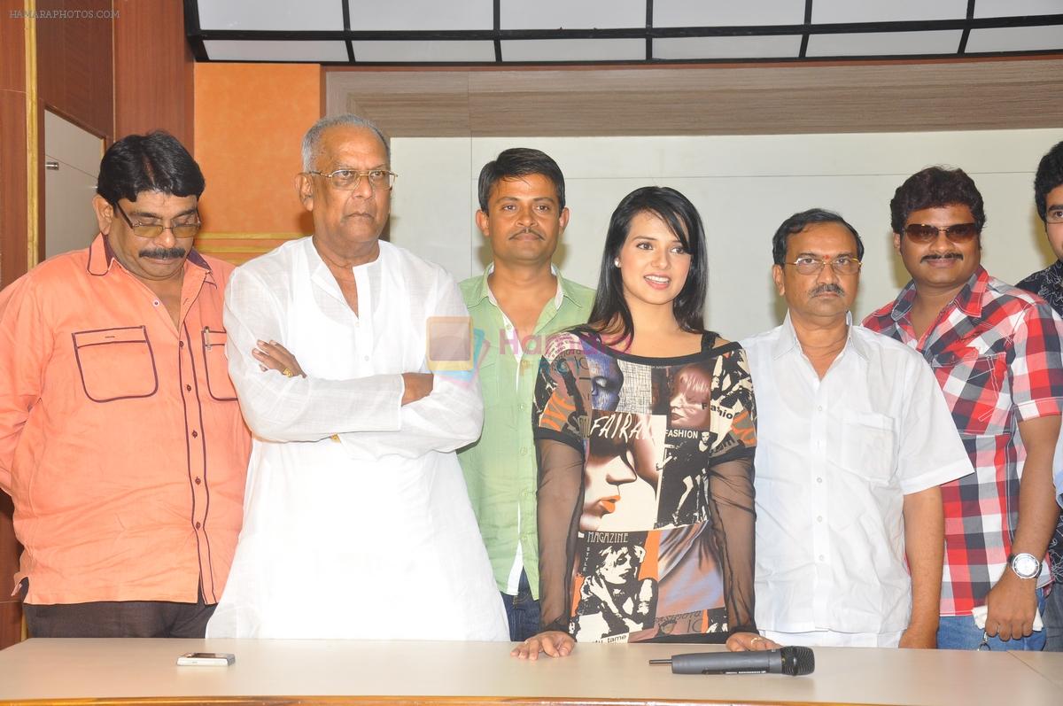 Saloni and Team attends Telugu Ammayi Press Meet on 12th October 2011