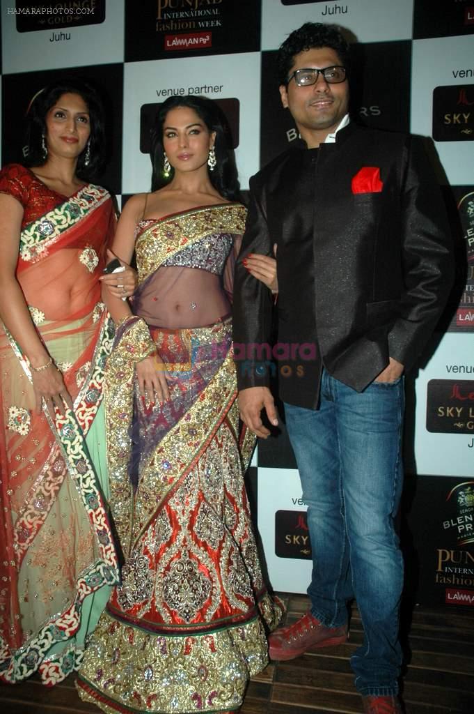 Veena Malik, Riyaz Gangji at Punjab International Fashion week promotional event in Sheesha Lounge on 23rd Oct 2011