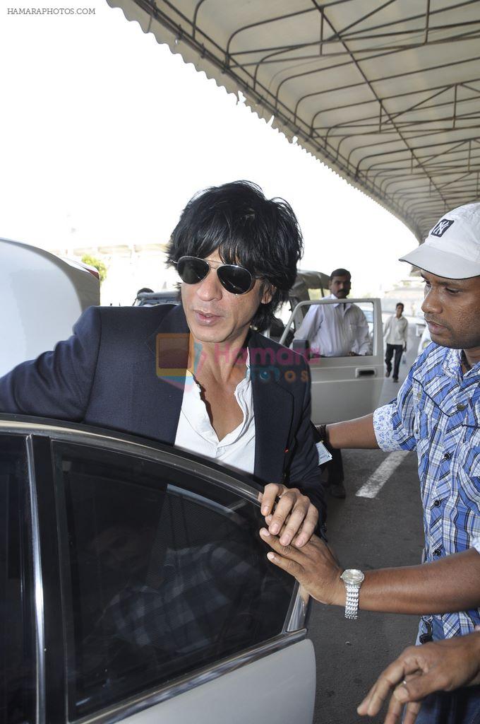 Shaharukh Khan leave for Ra.One Premiere tour in Airport, Mumbai on 23rd Oct 2011