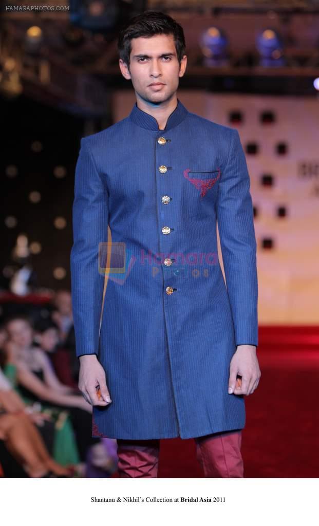Model walk the ramp for Shantanu and Nikhil Show at Bridal Asia 2011 on 27th Sept 2011