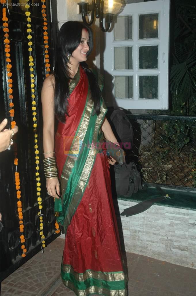 Shilpa Saklani at Jeetendra and Ekta Kapor's Diwali bash in Juhu, Mumbai on 27th Oct 2011