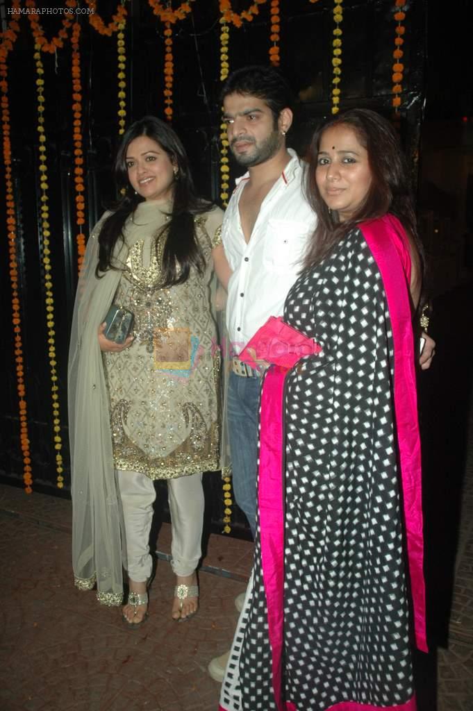 Riva Babbar, Karan Patel at Jeetendra and Ekta Kapor's Diwali bash in Juhu, Mumbai on 27th Oct 2011