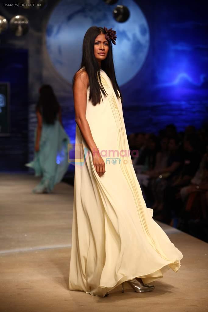 Model walk the ramp for Wendell Rodricks at Wills India Fashion Week 2011 on 10th Oct 2011