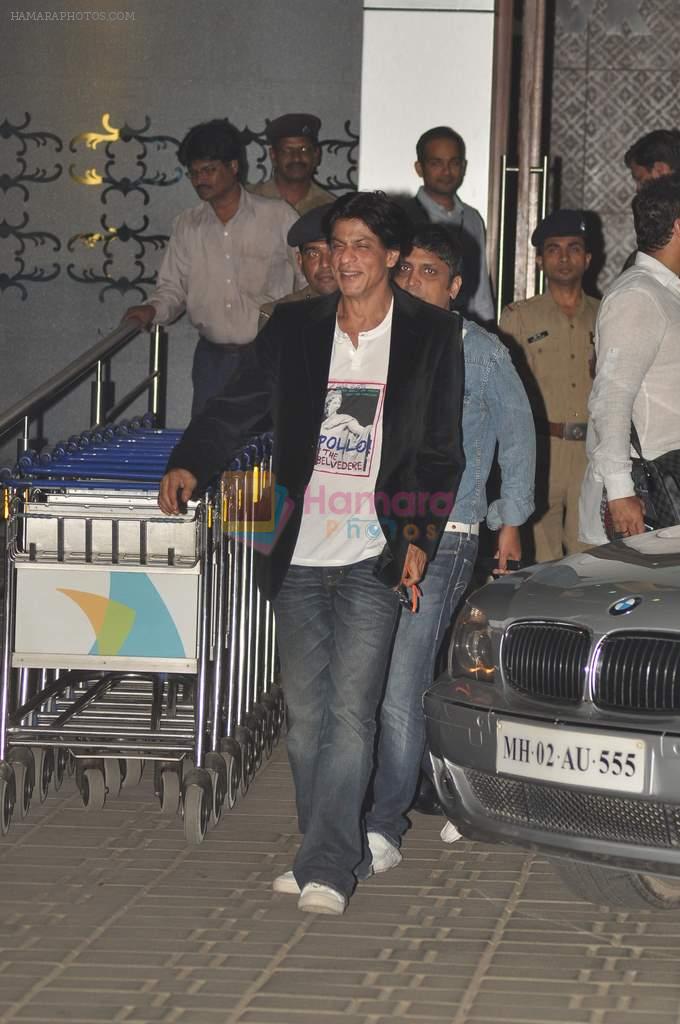 Shahrukh Khan snapped on the eve of his birthday in Airport, Mumbai on 1st Nov 2011