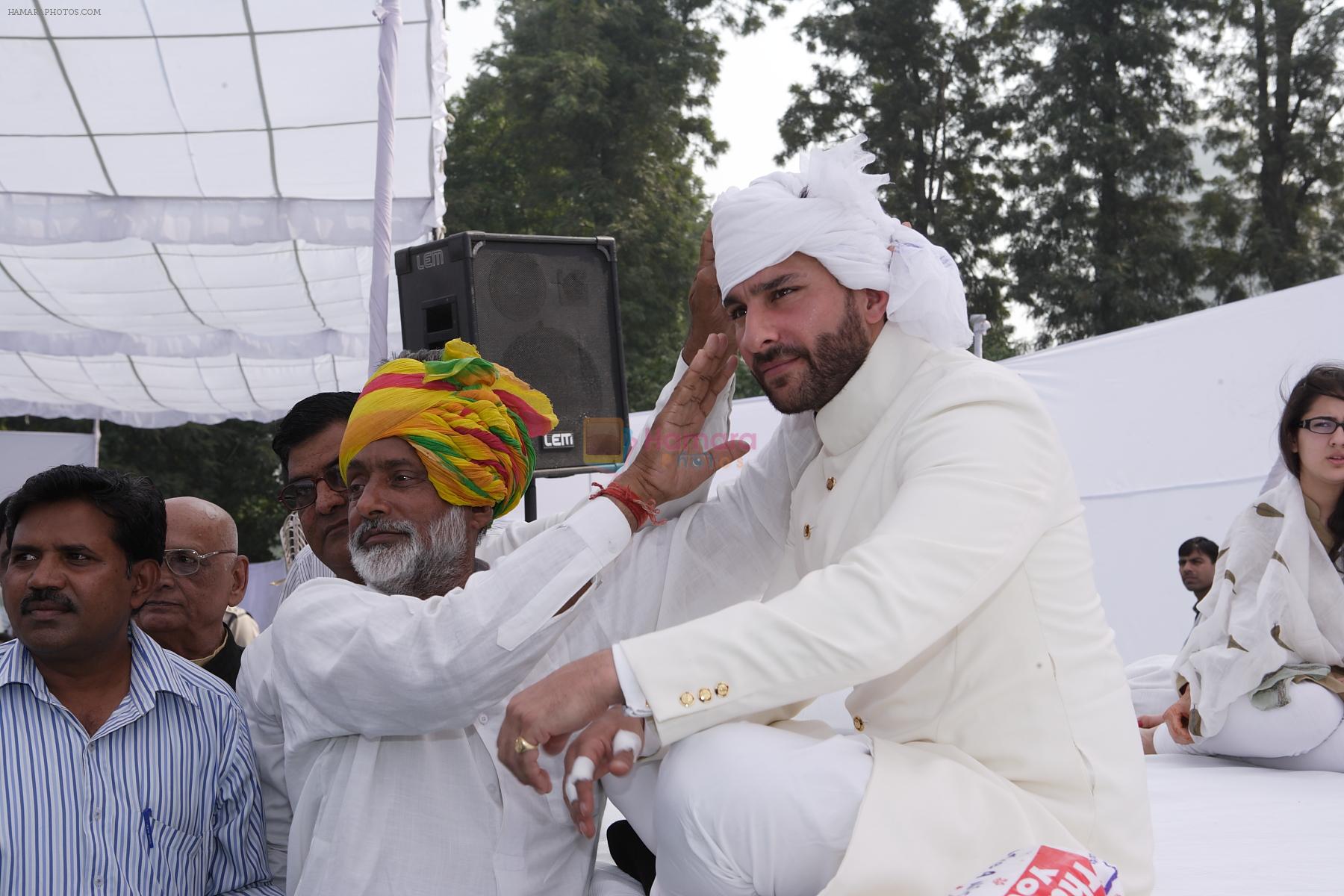 Saif Ali Khan being anointed as Nawab of Pataudi