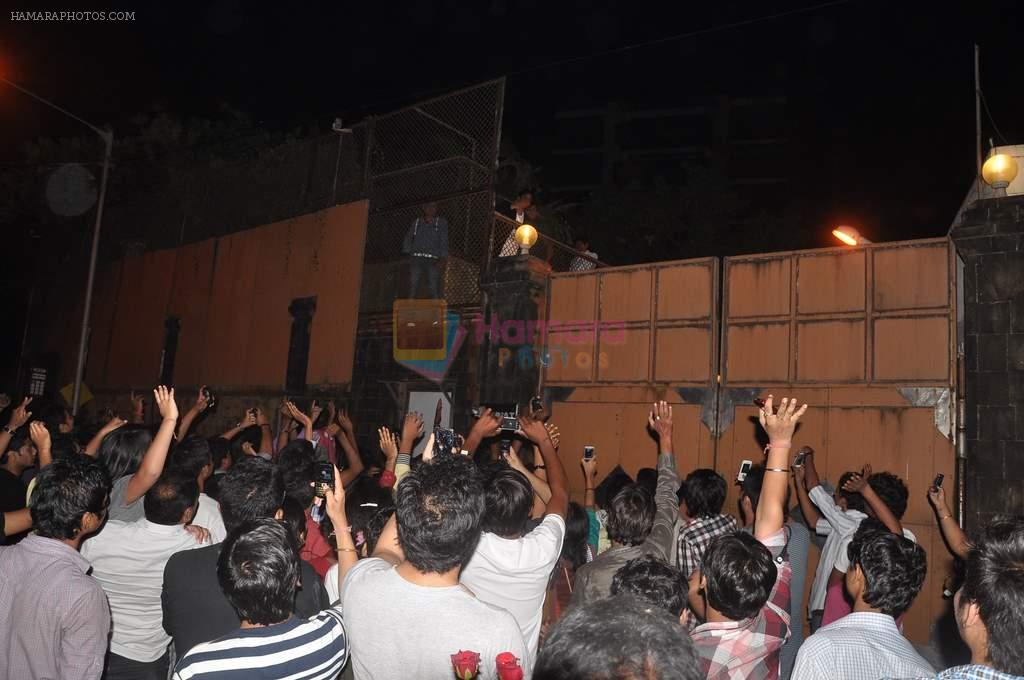 Shahrukh Khan meets fans on the occasion of his birthday post midnight in Mannat, Mumbai on 1st Nov 2011