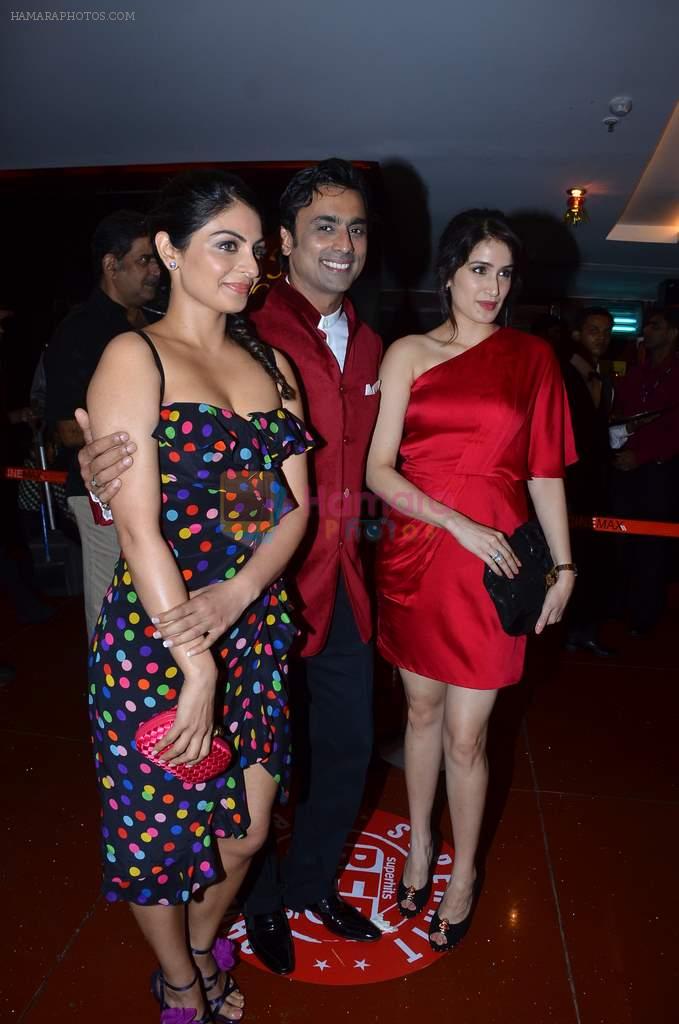 Neeru Singh, Anuj Saxena, Sagarika Ghatge at Miley Naa Miley Hum premiere in Cinemax on 3rd Nov 2011