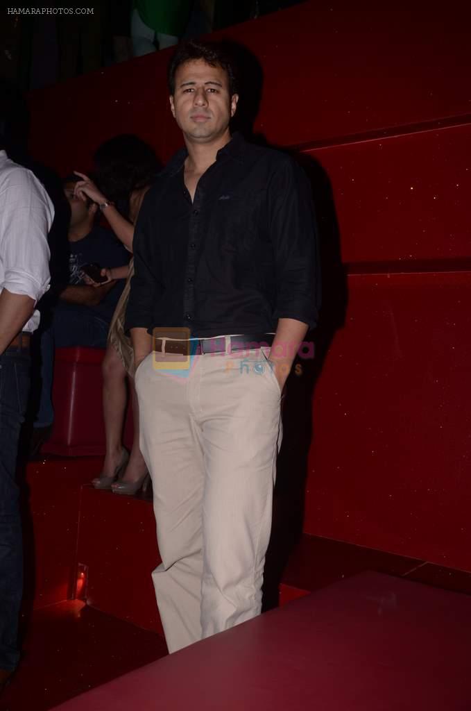 Aryan Vaid at Eeshika Bhagtanni Fashion Show in Trilogy on 6th Nov 2011