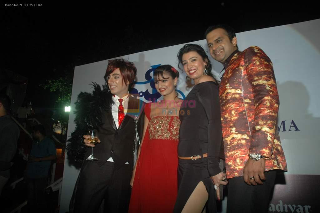 Siddarth Kannan, Dimpy Ganguly, Mink Brar, Rohit Verma at Rohit Verma birthday with fashion show in Novotel, Mumbai on 8th Nov 2011