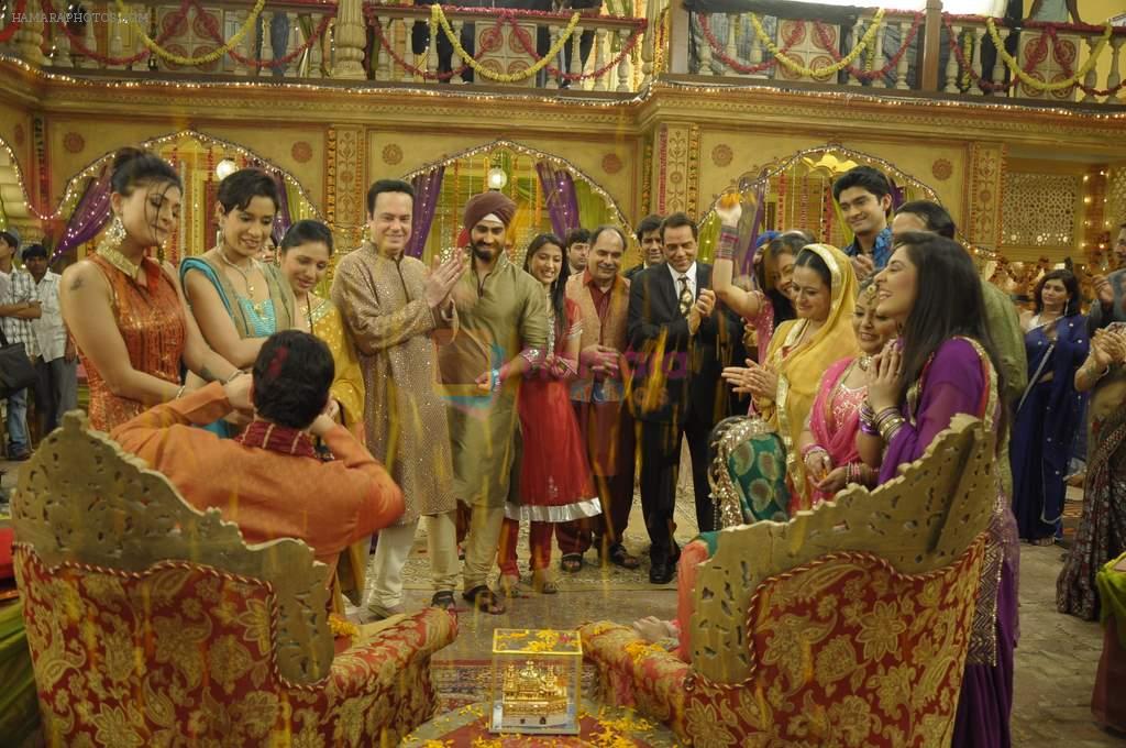 Dharmendra on the sets of serial Preeto in Powai on 9th Nov 201_1