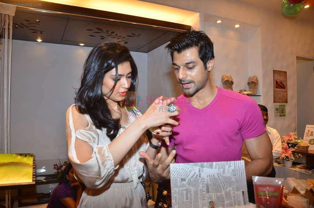 Karishma Tanna, Hanif Hilal at Natasha Shah's Nature's Co store launch in Infinity Mall, Malad on 10th Nov 2011