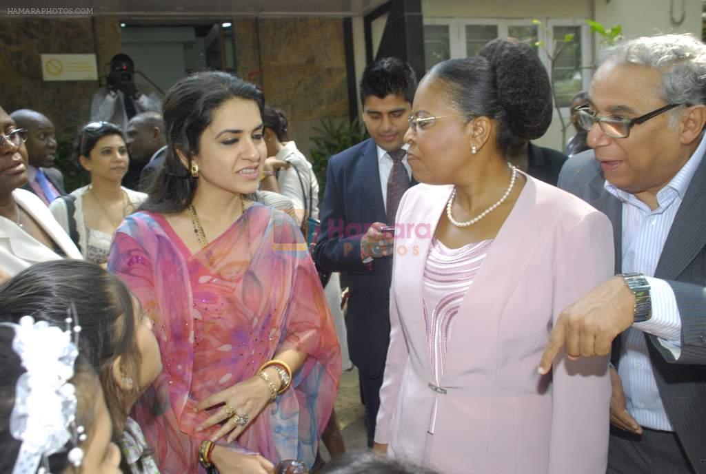 Shaina NC with the first lady of Mozambique in Parel, Mumbai on 11th Nov 2011