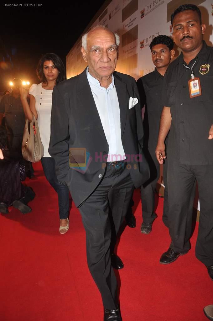 Yash Chopra at DY Patil Awards in Aurus on 13th Nov 2011