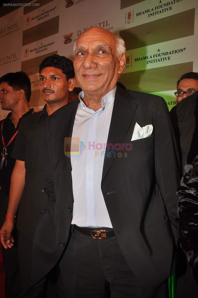Yash Chopra at DY Patil Awards in Aurus on 13th Nov 2011
