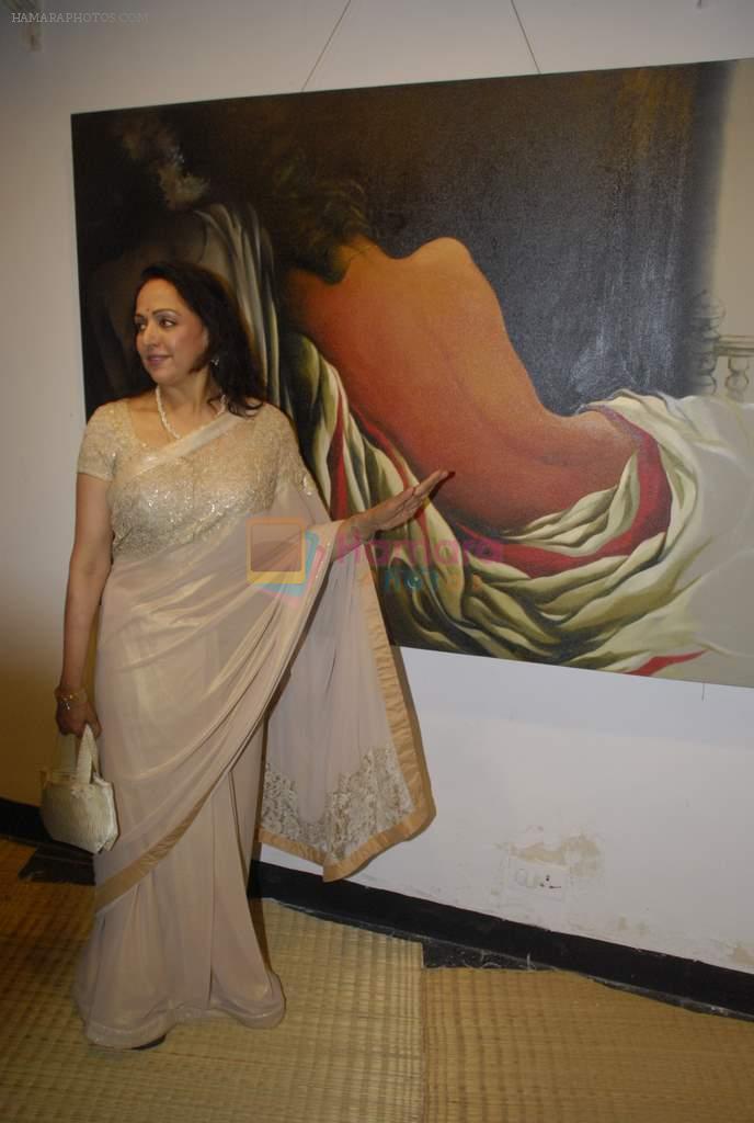 Hema Malini at Sudip Roy's art exhibition in Jehangir on 14th Nov 2011