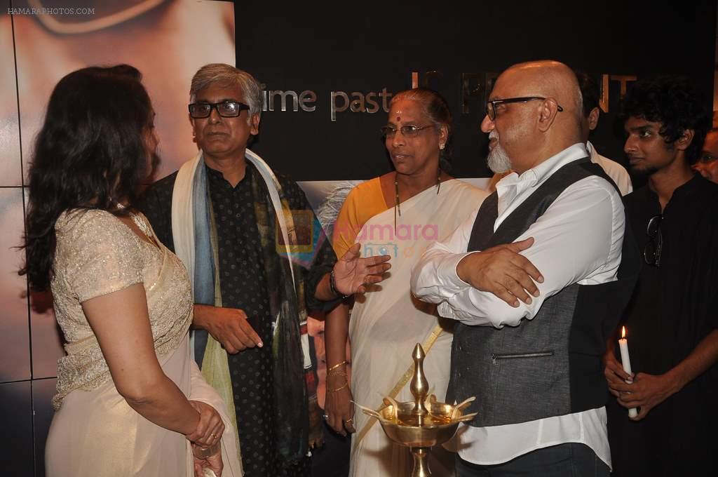 Hema Malini, Pritish Nandy at Sudip Roy's art exhibition in Jehangir on 14th Nov 2011