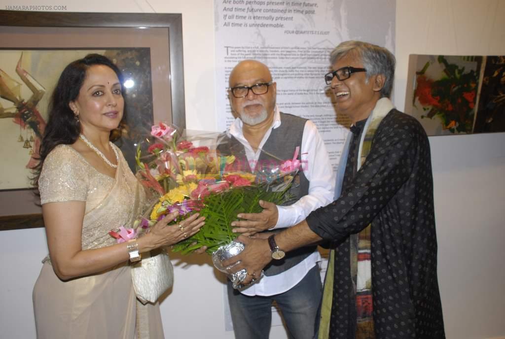 Hema Malini, Pritish Nandy at Sudip Roy's art exhibition in Jehangir on 14th Nov 2011