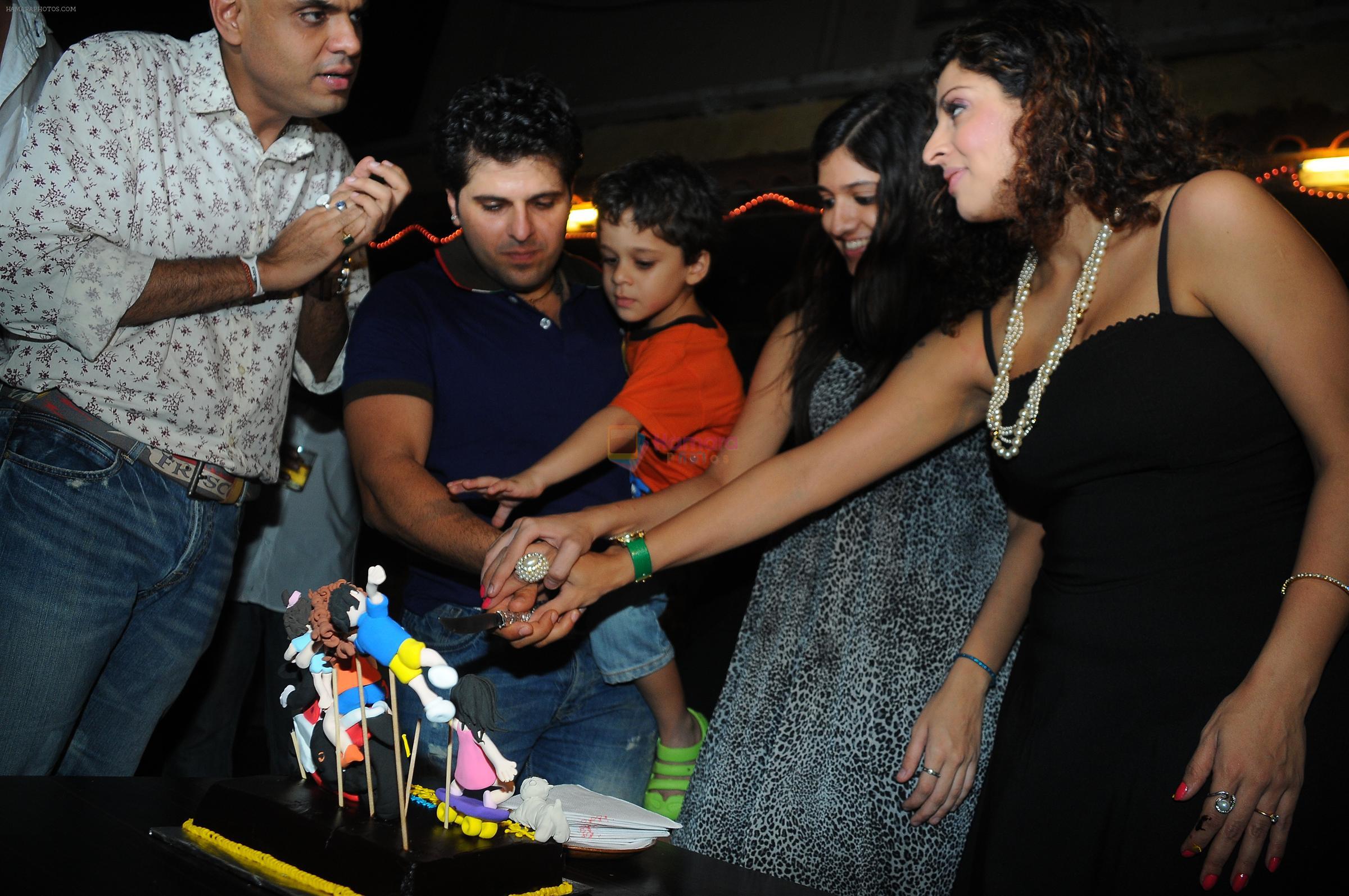 Tanaaz and Bakhtiyar Irani at Bakhtiyar Irani's Birthday Party hosted by Tanaaz Irani on 15th Nov 2011