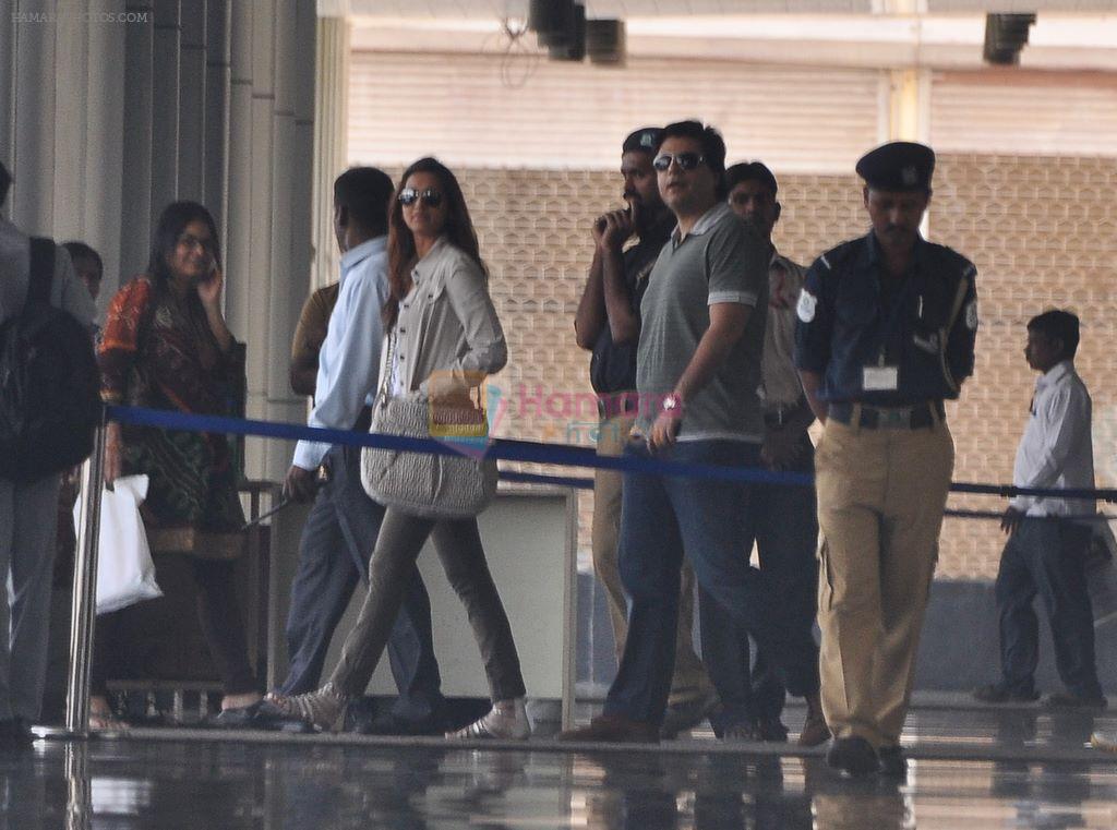 snapped after Aishwarya delivers baby Girl in Seven Hills Hospital, Mumbai on 16th Nov 2011-1