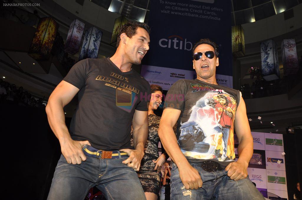 Akshay Kumar, John Abraham unveil Desi Boyz Shoppers stop clothing line in Inorbit, Mumbai on 16th Nov 2011
