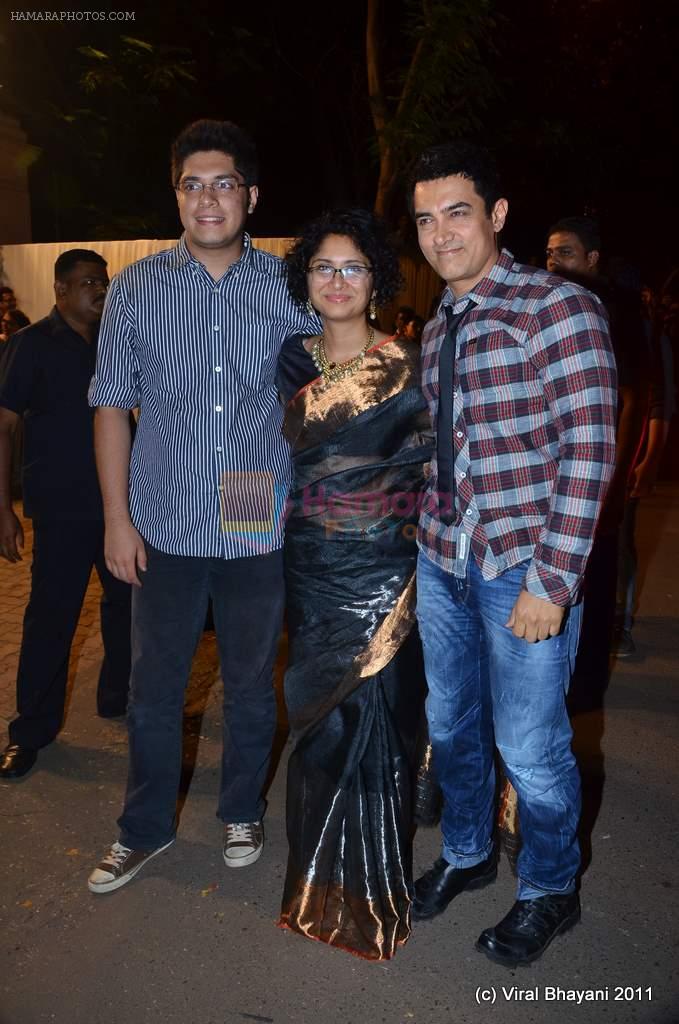 junaid with kiran rao and aamir khan at Boman Irani's son wedding reception on 20th Nov 2011