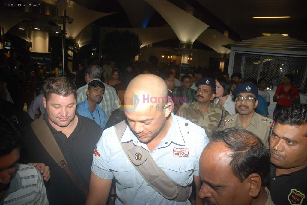Andrew Symonds snapped at the Mumbai airport on 5th Dec 2011