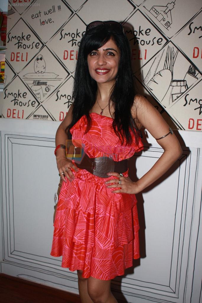 Shibani Kashyap at Smoke House Deli event in Phoenix Mills, Mumbai on 5th Dec 2011