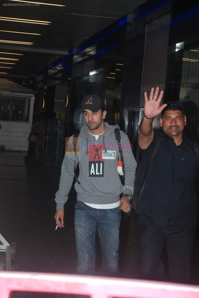 Ranbir Kapoor snapped at airport in Mumbai on 6th Dec 2011