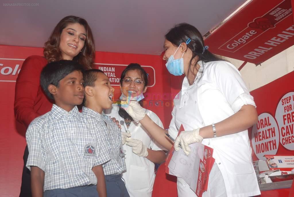 Raveena Tandon at Colgate Dental event in Saki Naka on 9th Dec 2011