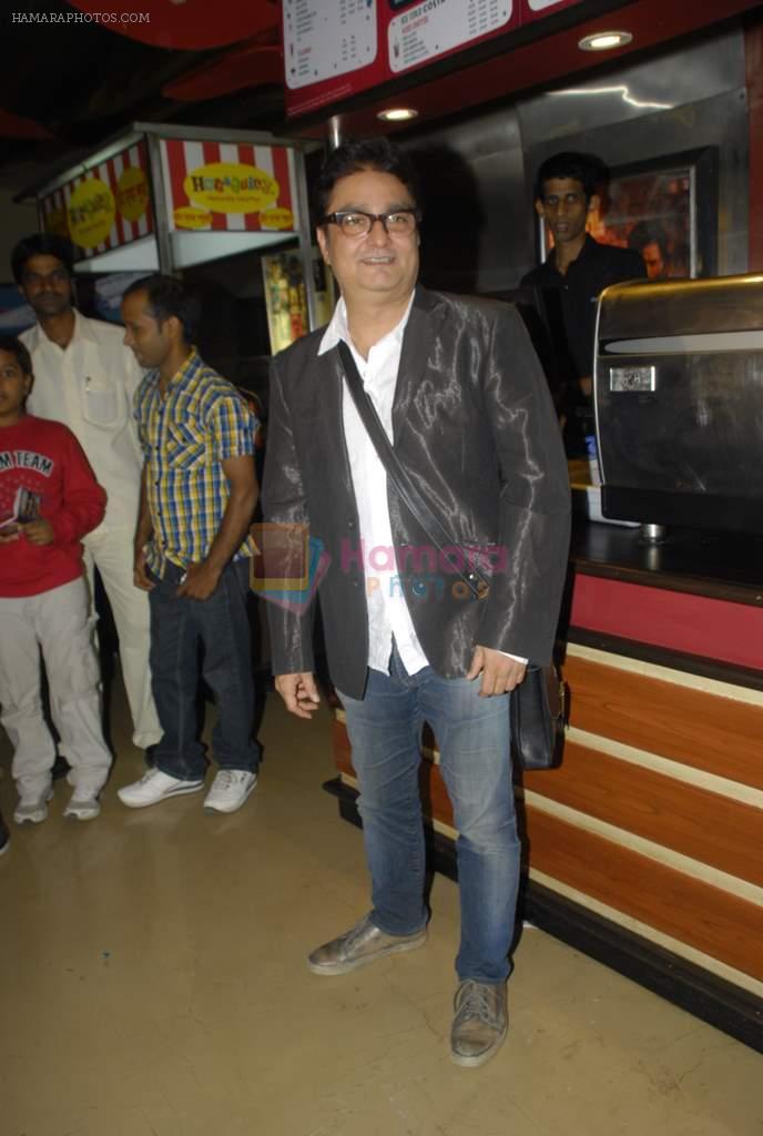Vinay Pathak  at Pappu Can_t Dance Sala premiere in PVR, Mumbai on 15th Dec 2011