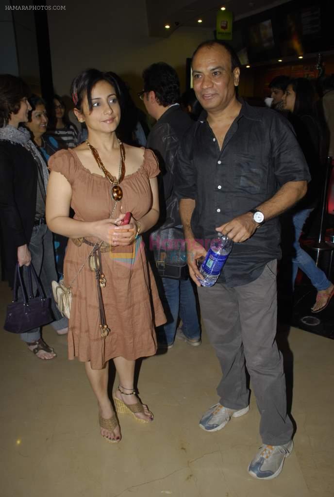Divya Dutta at Pappu Can_t Dance Sala premiere in PVR, Mumbai on 15th Dec 2011