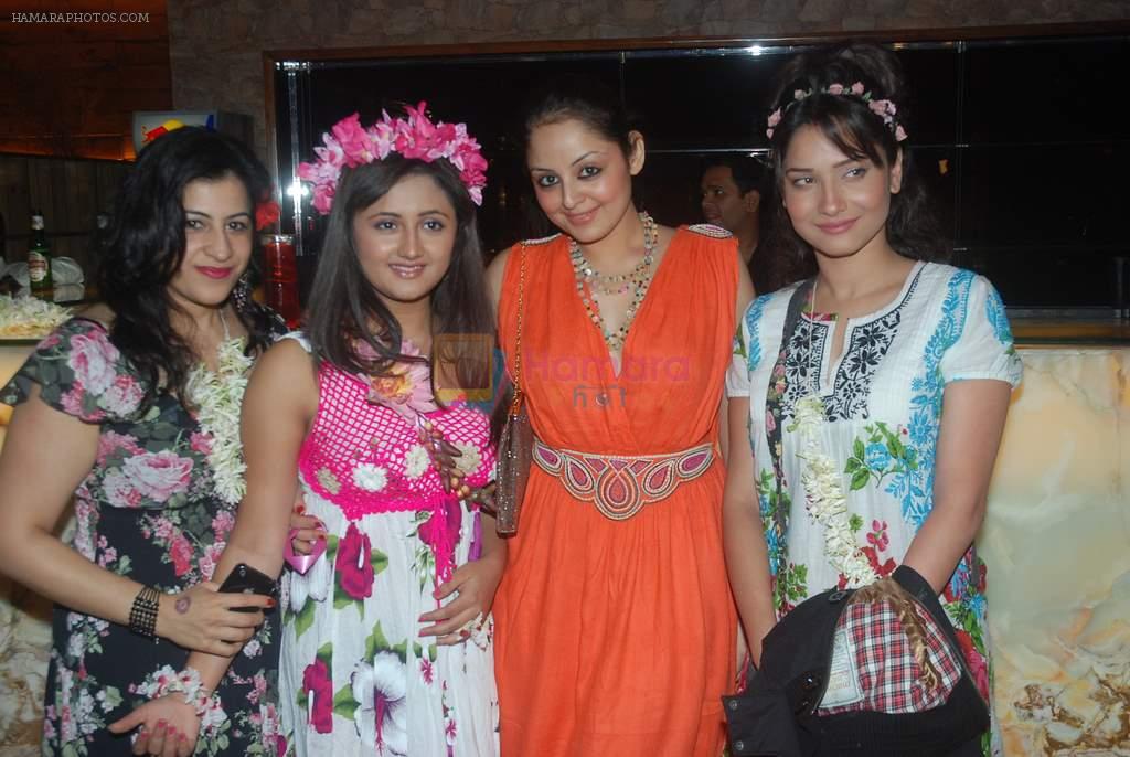 Ankita Lokhande, Rashmi Desai at Nandish Sandhu's Bday party in Sheesha Lounge on 25th Dec 2011