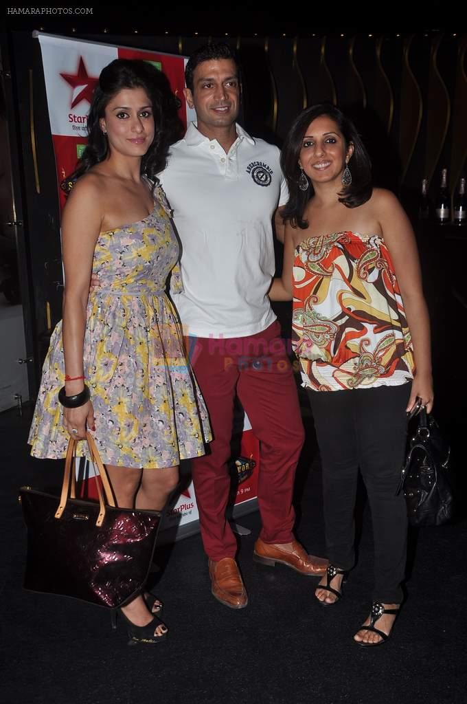 Shilpa Saklani, Munisha Khatwani, Timmy Narang at Survivor show bash in Tryst, Mumbai on 30th Dec 2011