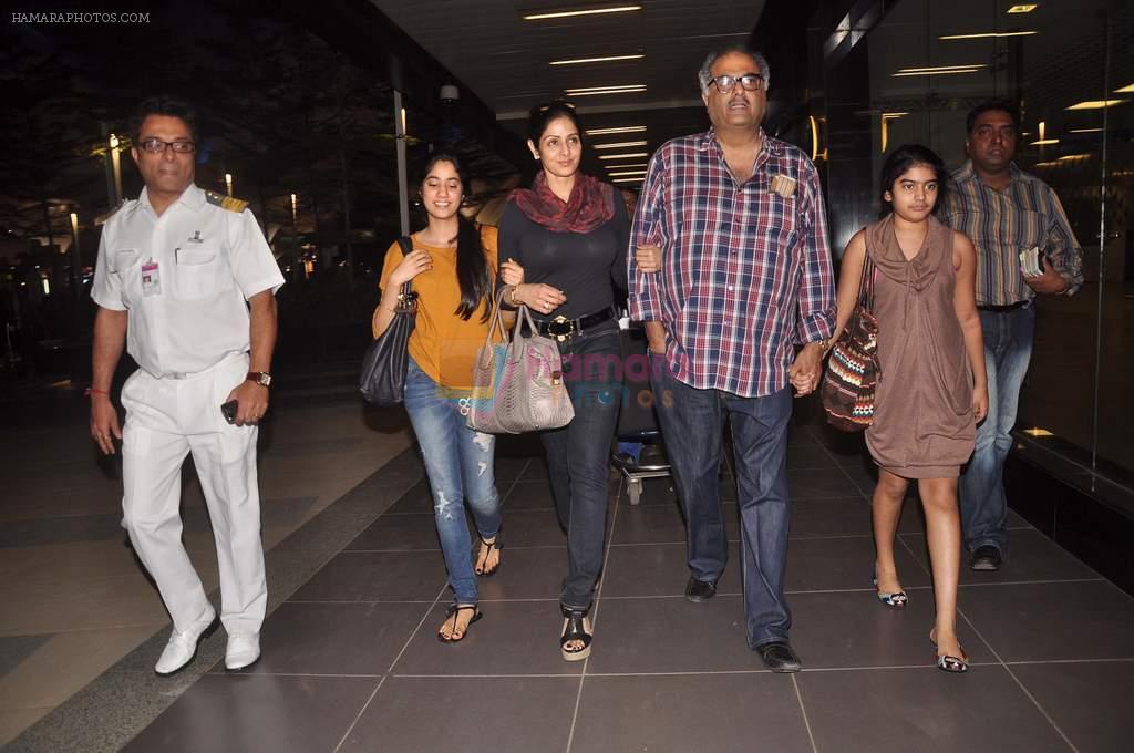 Sridevi, Boney Kapoor with Kids snapped at the airport in Mumbai on 4th Jan 2012