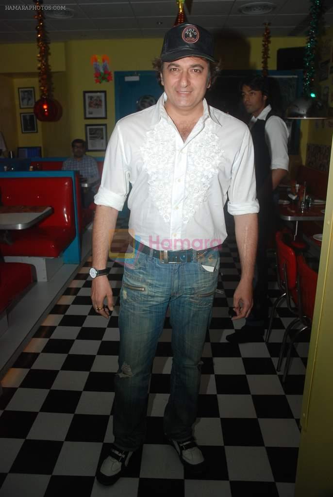 Avinash Wadhawan at Model Ram's birthday bash in Sheesha Lounge on 6th Jan 2012