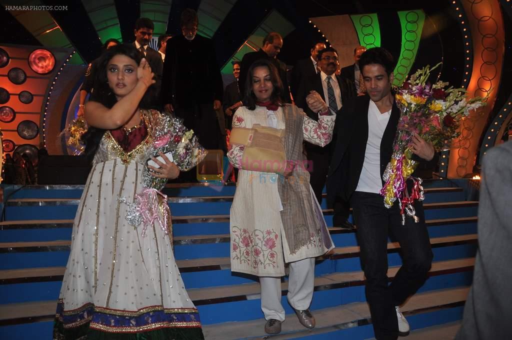 Shabana Azmi, Ragini Khanna, Tusshar Kapoor, Sonali Bendre at Umang Police Show 2012 in Mumbai on 7th Jan 2012