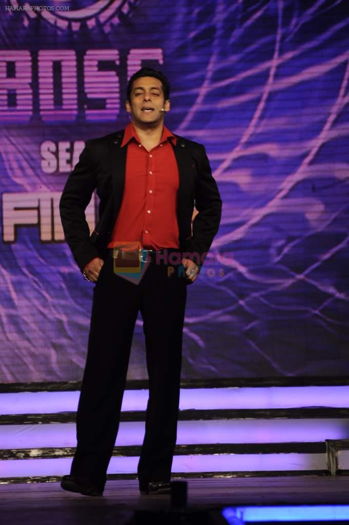 Salman Khan at Bigg Boss Season 5 grand finale on 7th Jan 2012
